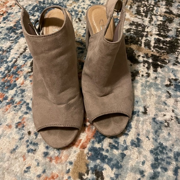 Chinese laundry heels - Picture 3 of 4